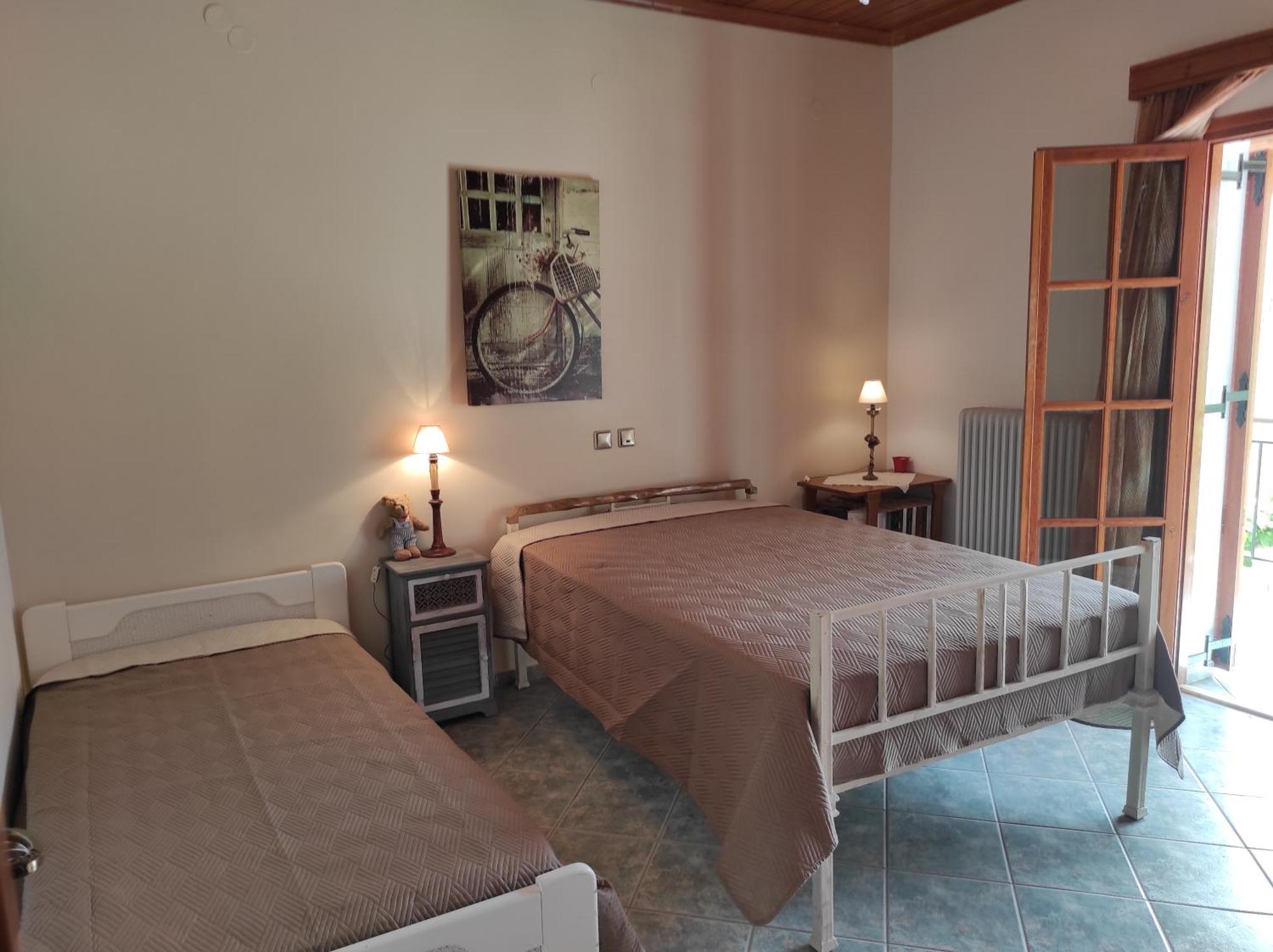Tas Millstone Seaside House Marathias (Fokida)