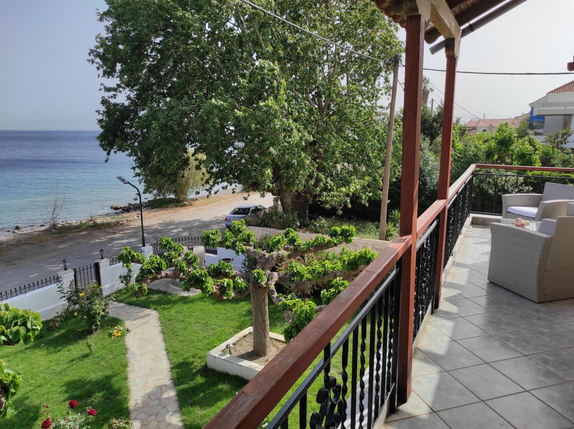 Tas Millstone Seaside House *